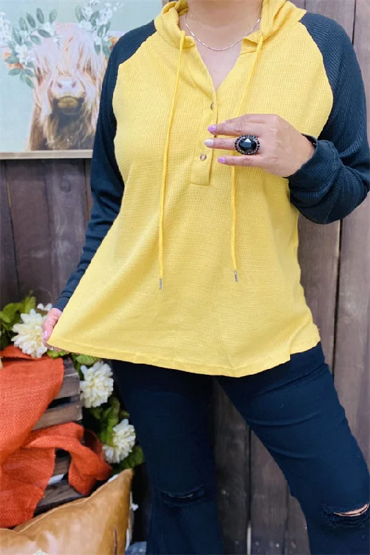 BQ15467 Block yellow&black color knitted fabric hoodie w/string long sleeve women tops Hoodie with Front Slit Layering Stylish
