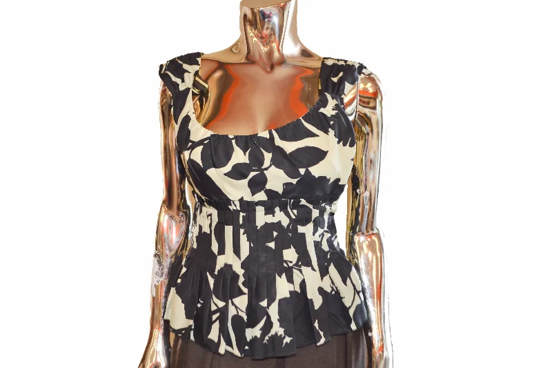 Moschino Black And Beige Floral Tank Top Size 4 basic tank top