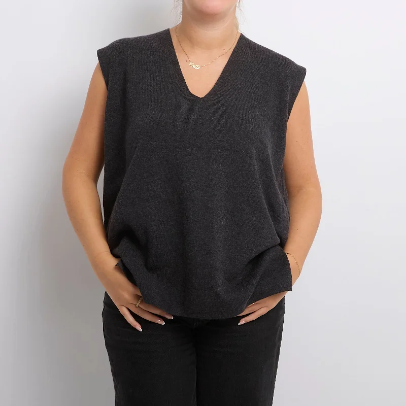 Sleeveless V-Neck FIne Knit Sweater - UK 14 Chenille Brocade Lace
